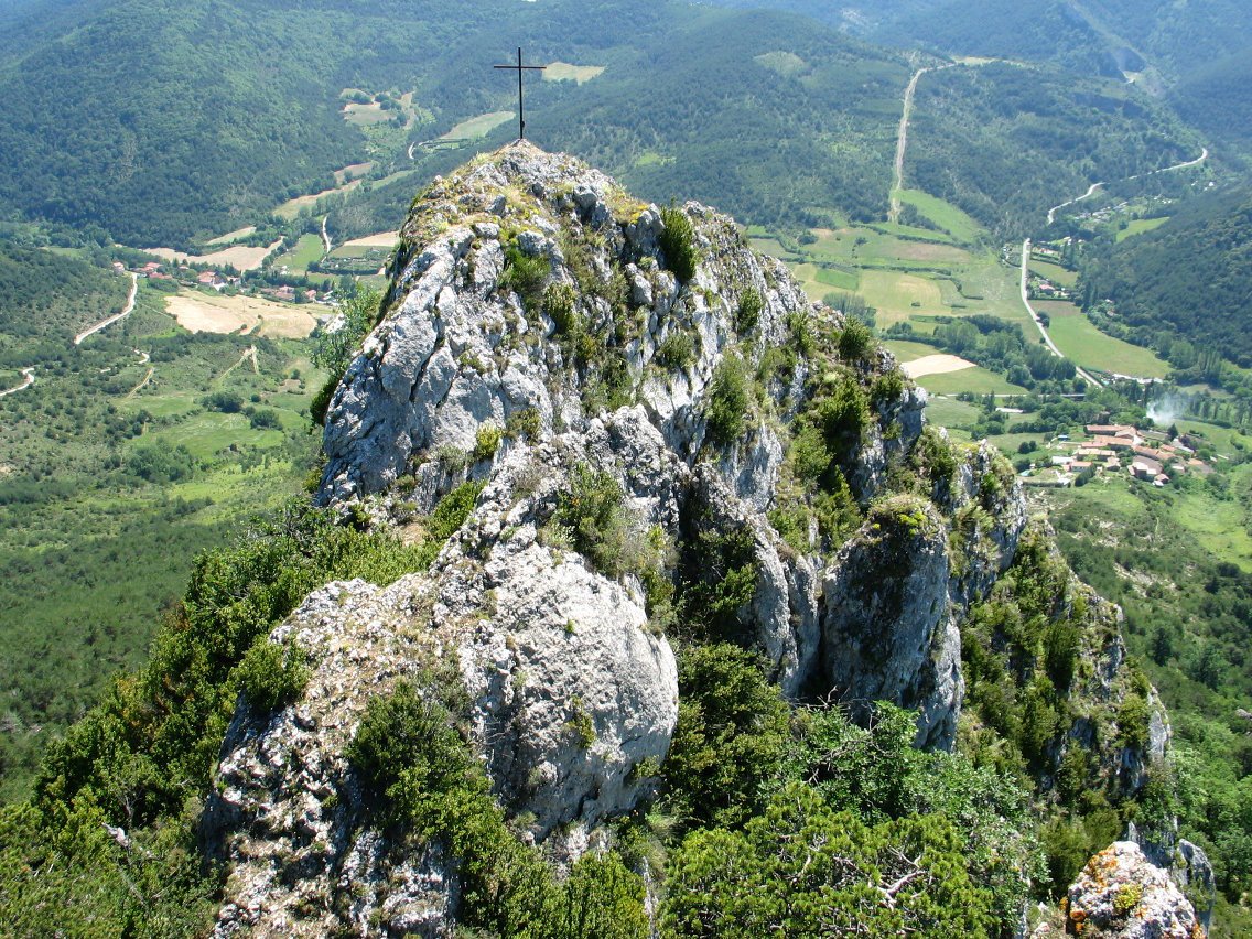 Gurutzedun haitza haitz nagusitik ikusita