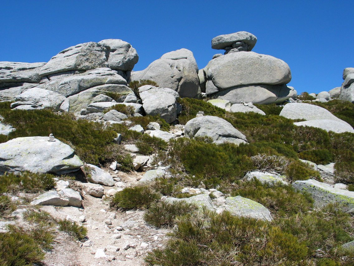 Haitz dotoreak La Mirako bidean