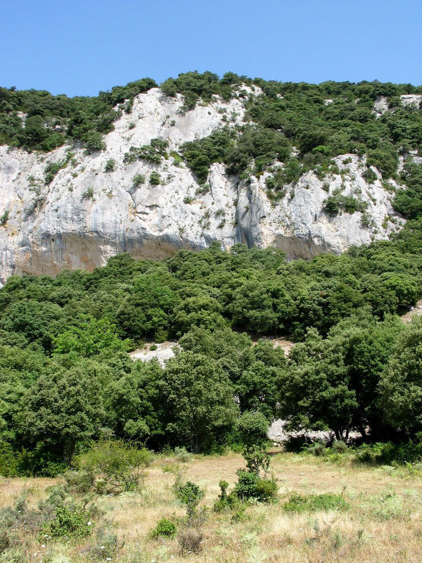 Hegoaldeko hormak Pierola aldean