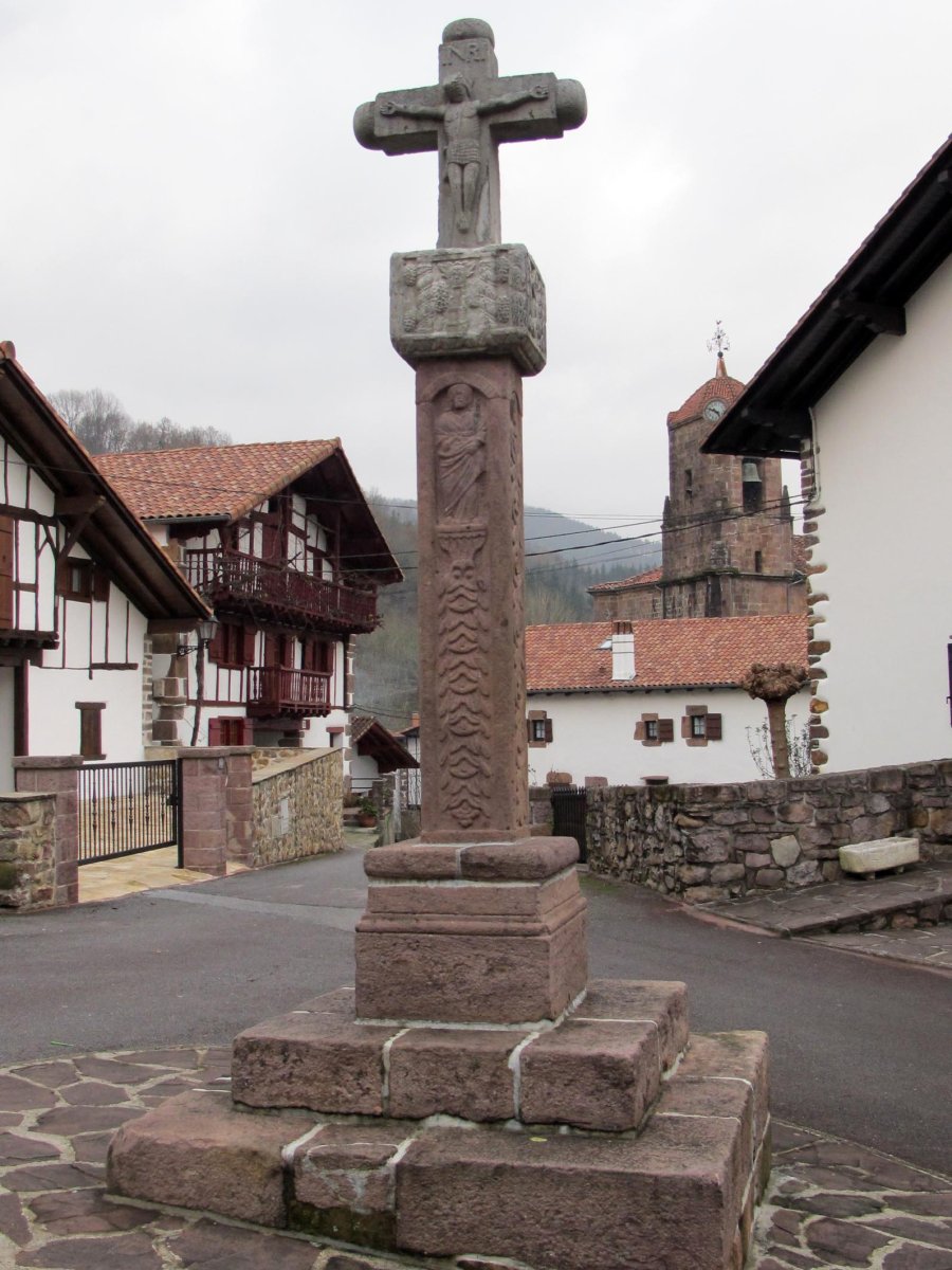 Kruzeroa eliz inguruan