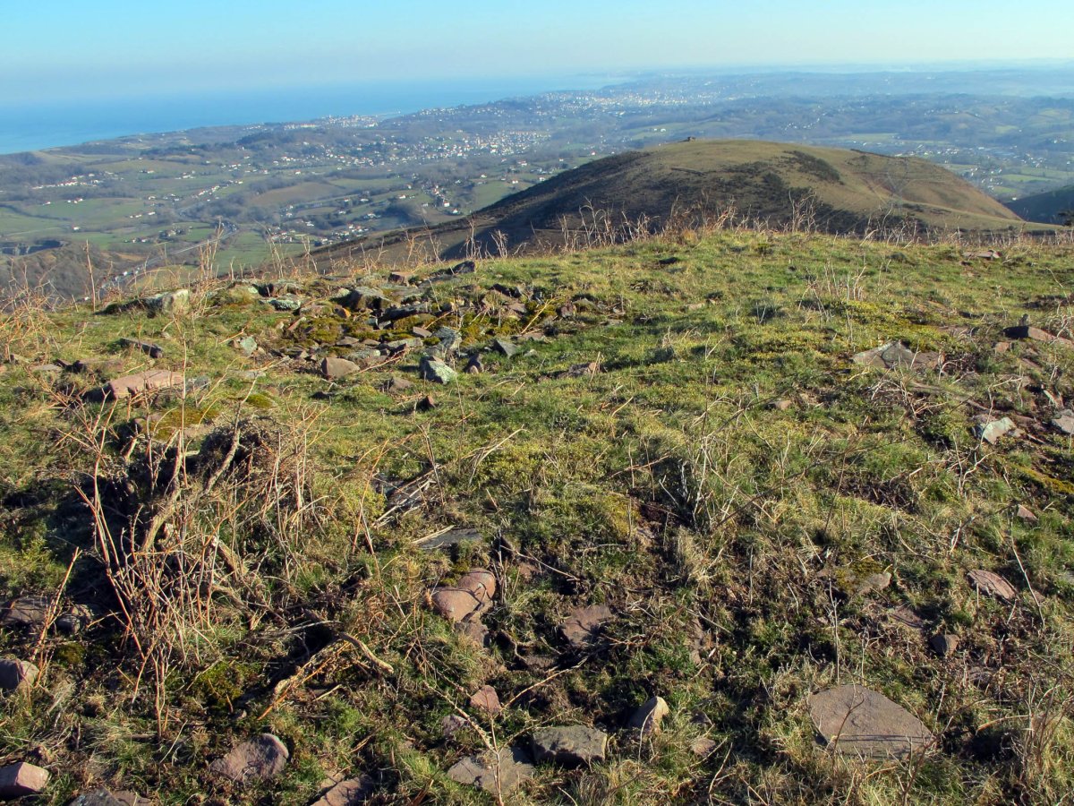 Rocher Des Perdrix tumulua