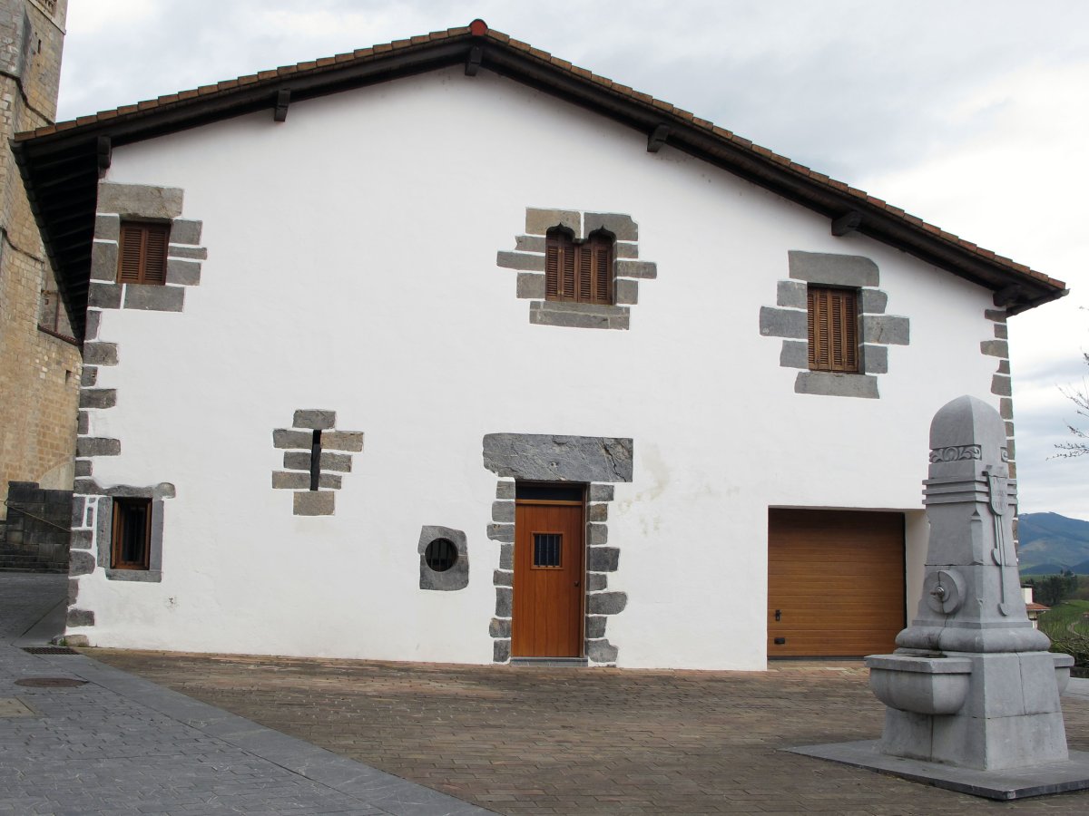 Goiko Ostatu etxea Elizmendi auzoan