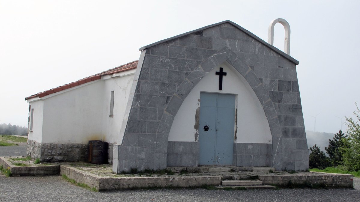 Santa Krutz ermita Erreniega mendian