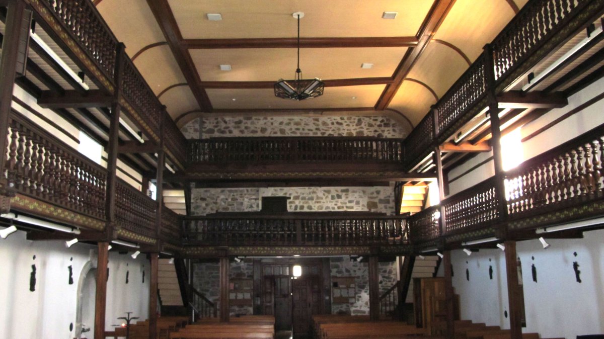 Santa Maria eliza Heletan, barrua