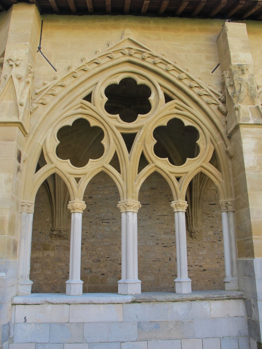 Santa Maria katedrala, klaustroa