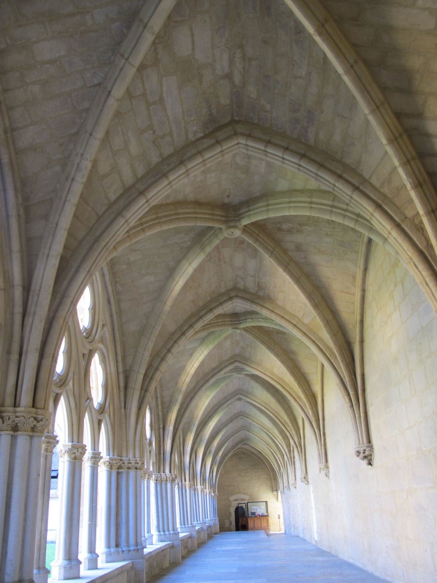 Santa Maria katedrala, klaustroa