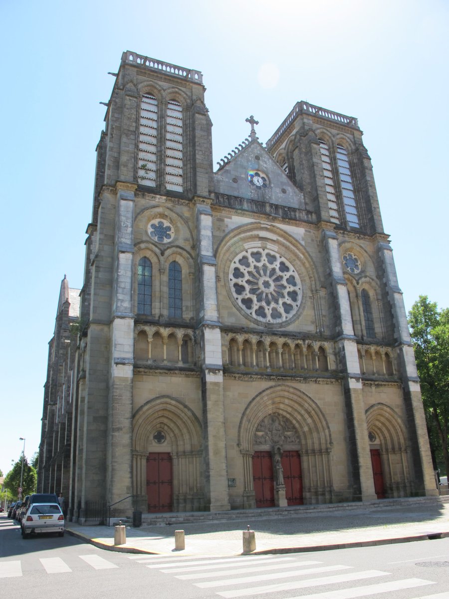 San Andres eliza, Baiona