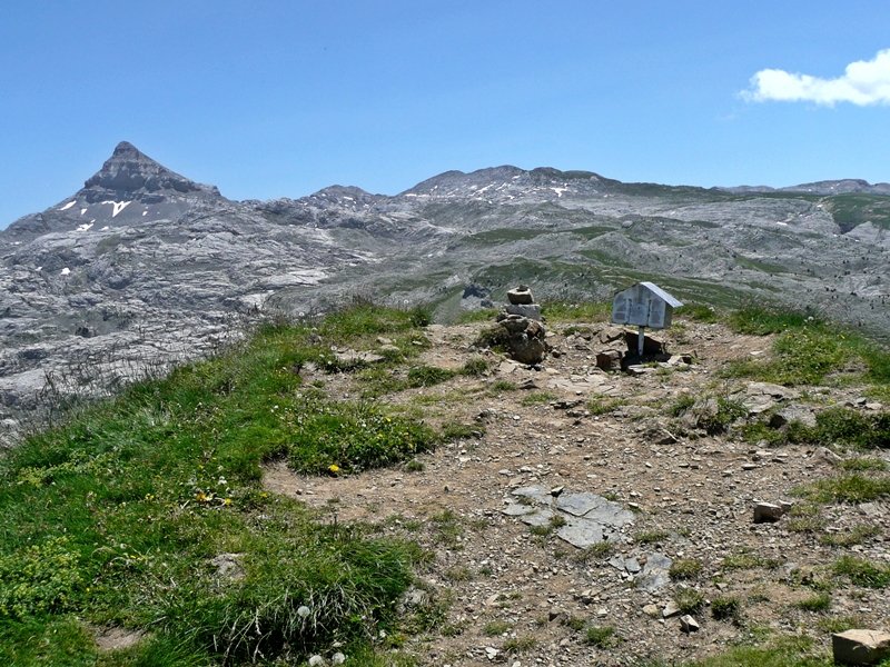 Tontorra. Atzean,Auñamendi