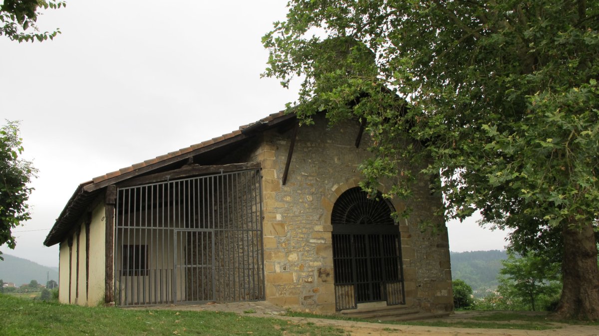 San Pantaleon ermita, Zalla