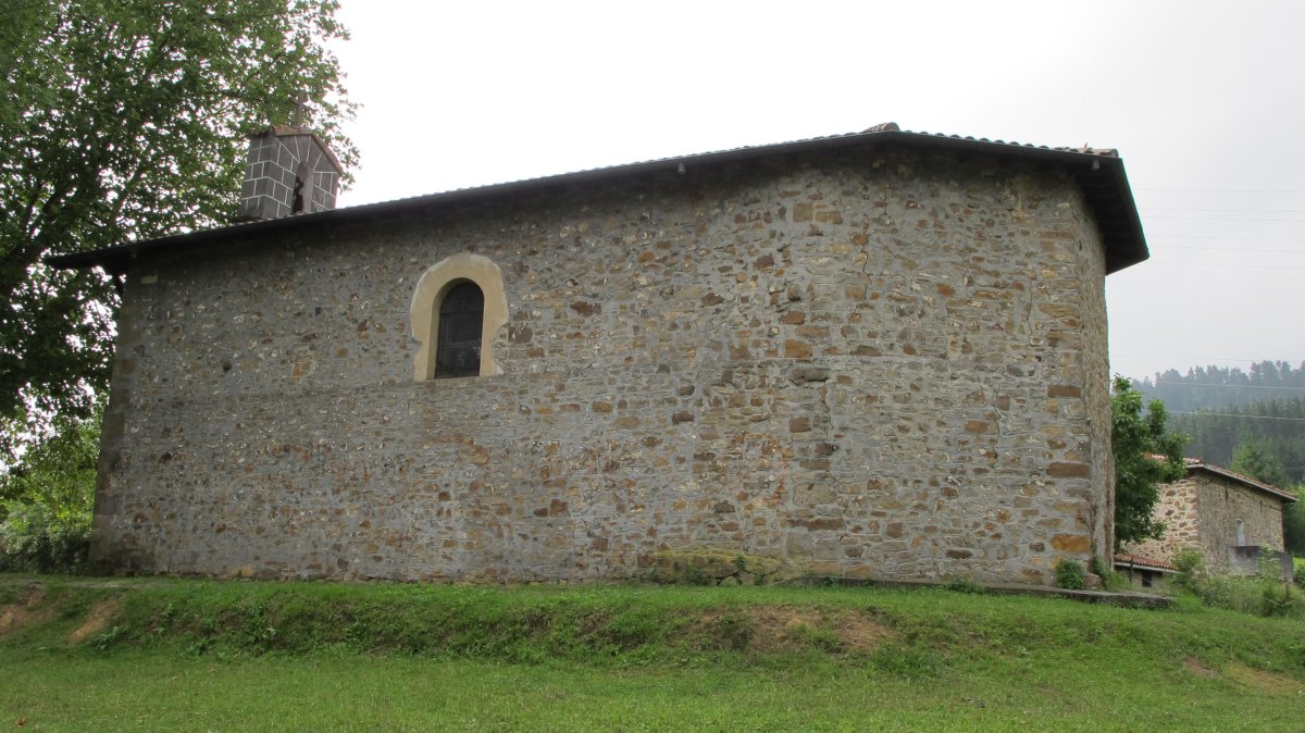 San Pantaleon ermita, Zalla