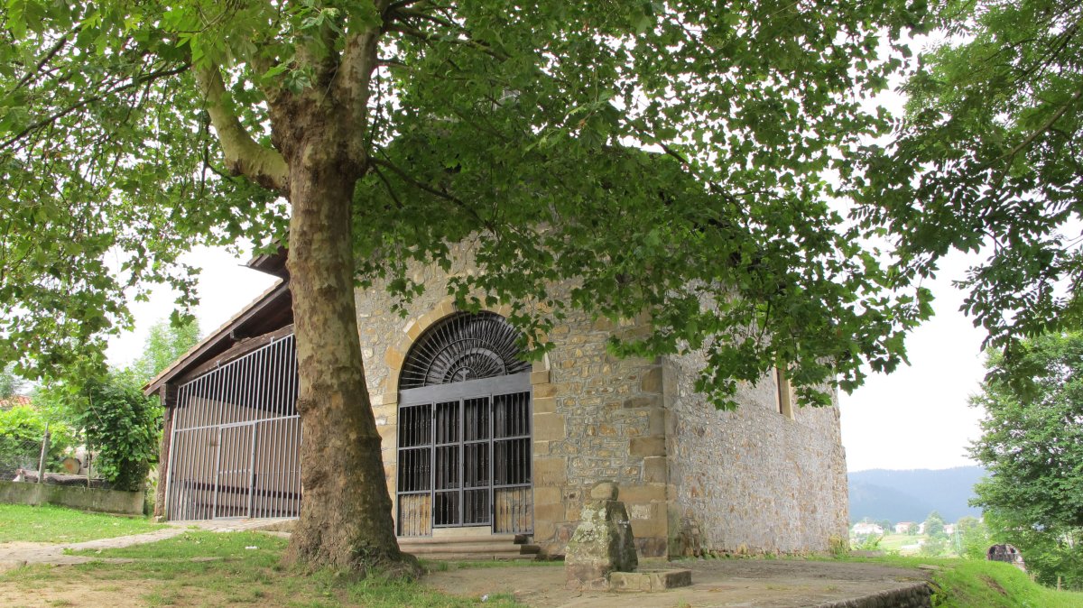 San Pantaleon ermita, Zalla