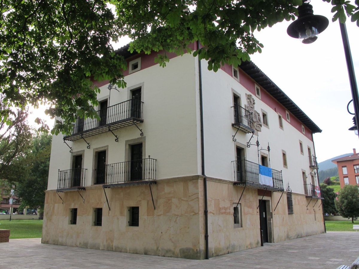 Zallako Udaletxea (Murgil jauregia)