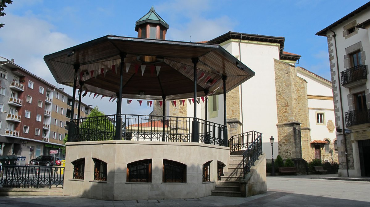 Kioskoa Euzkadi Enparantzan