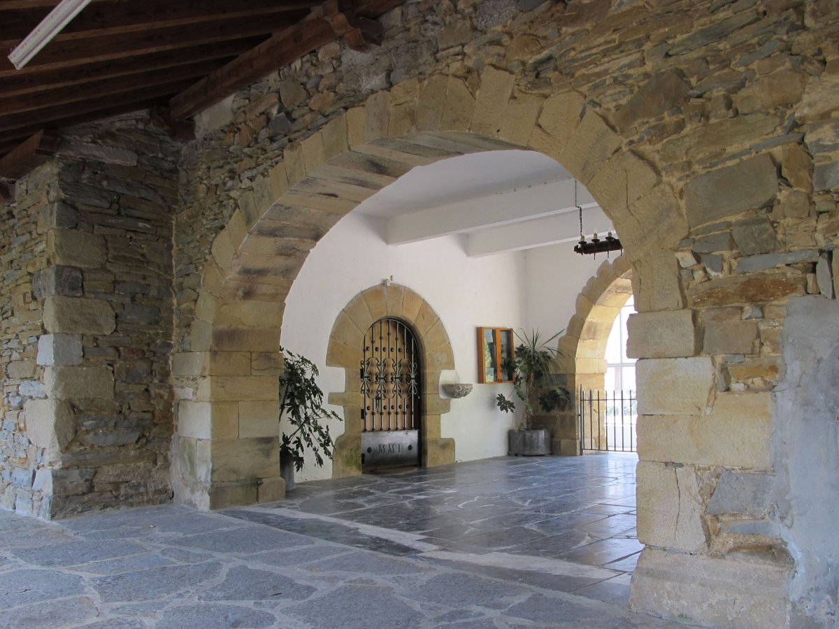 San Migel eliza Aginaga auzoan, Eibar