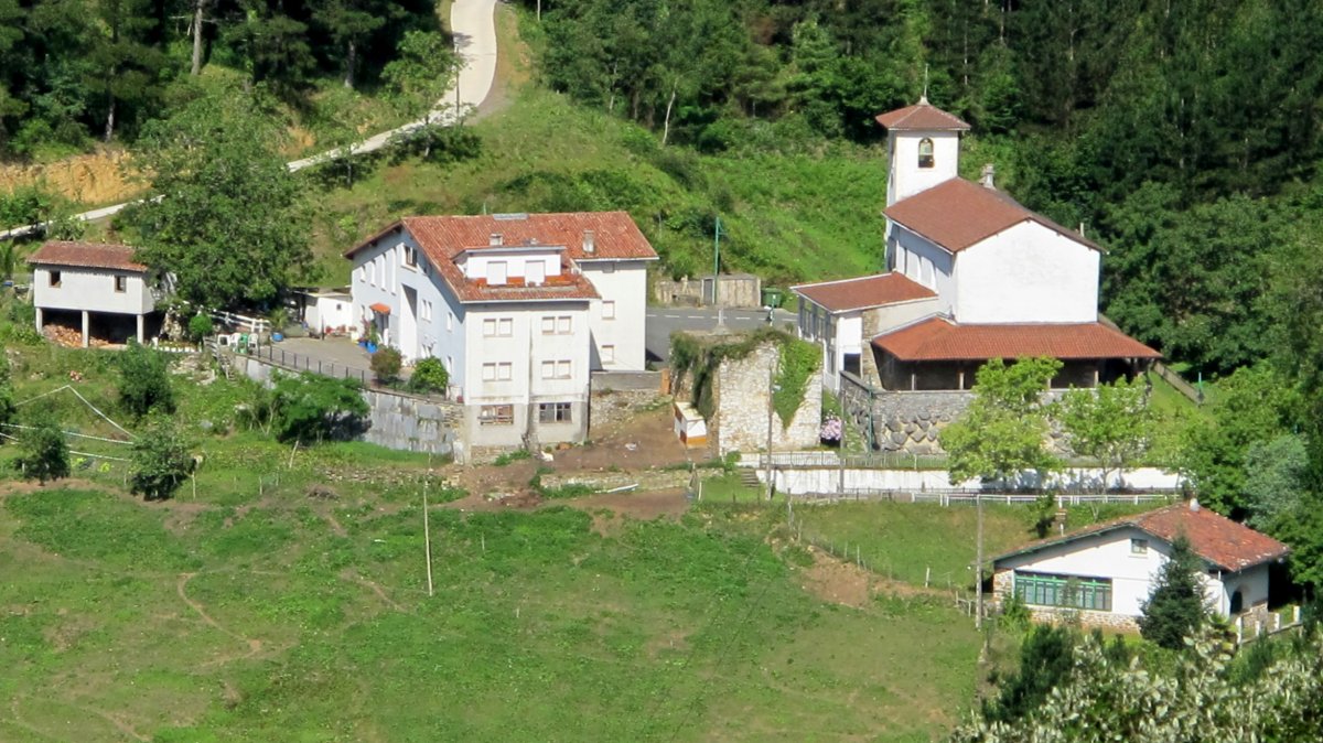 San Migel eliza Aginaga auzoan, Eibar