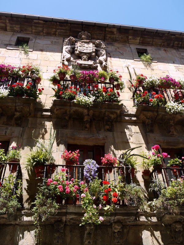 Jauregi jauregia, Segura