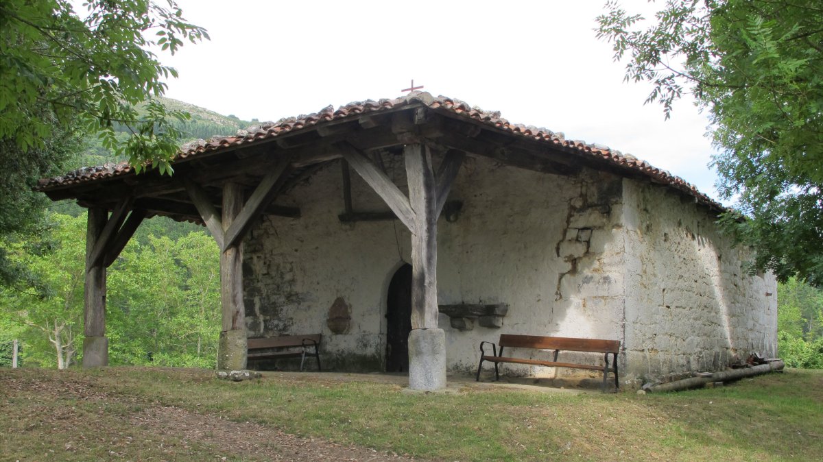 Santiago ermita, Nabarniz