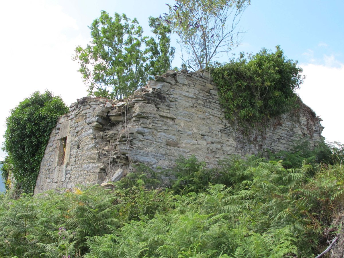 Artetako San Juan ermitaren hondakinak