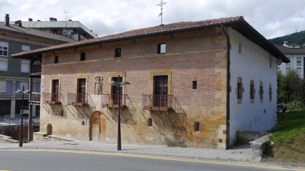 Bikuña jauregia, Legazpi