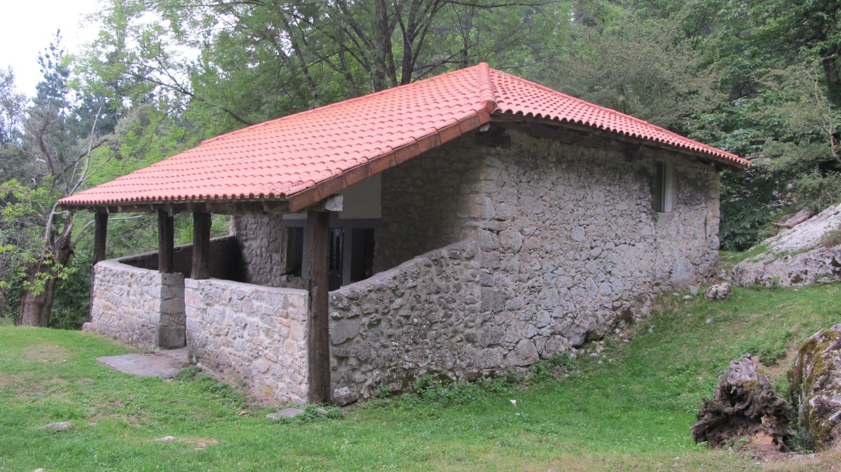 San Martin ermita Aldegoiena auzoan, Mañaria