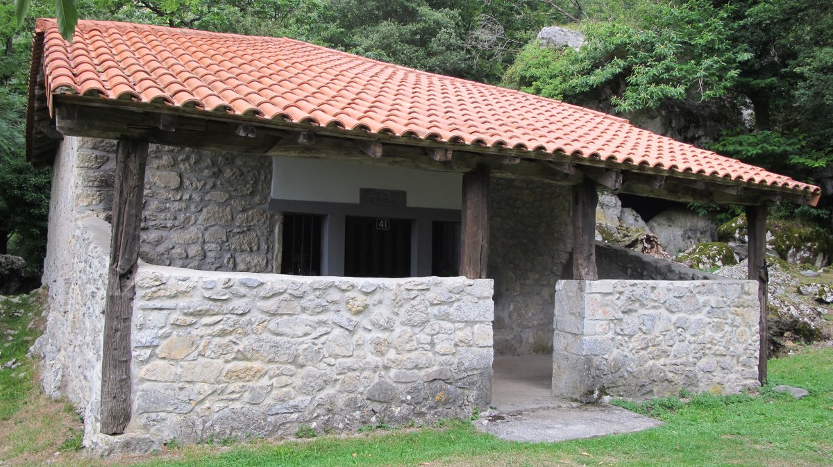San Martin ermita Aldegoiena auzoan, Mañaria