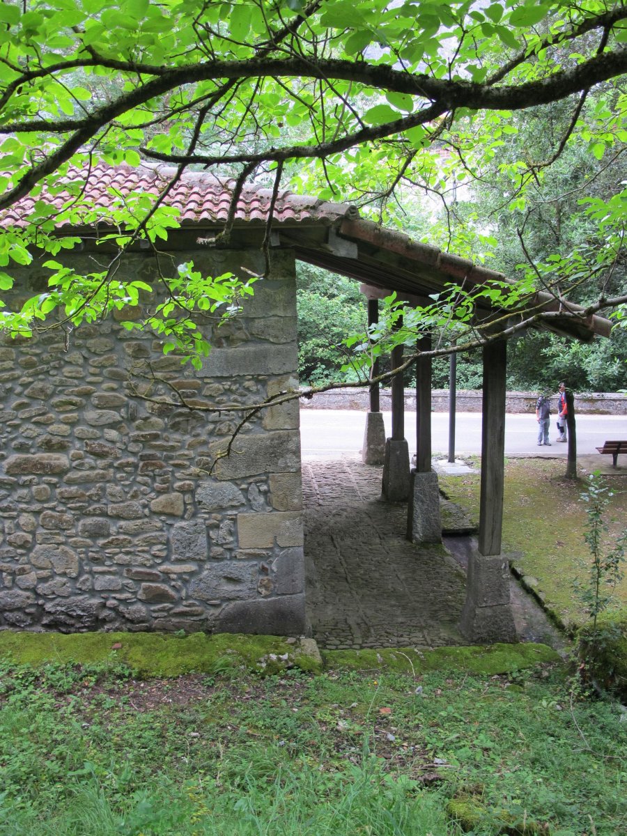 San Lorentzo ermita Aldegoiena auzoan, Mañaria