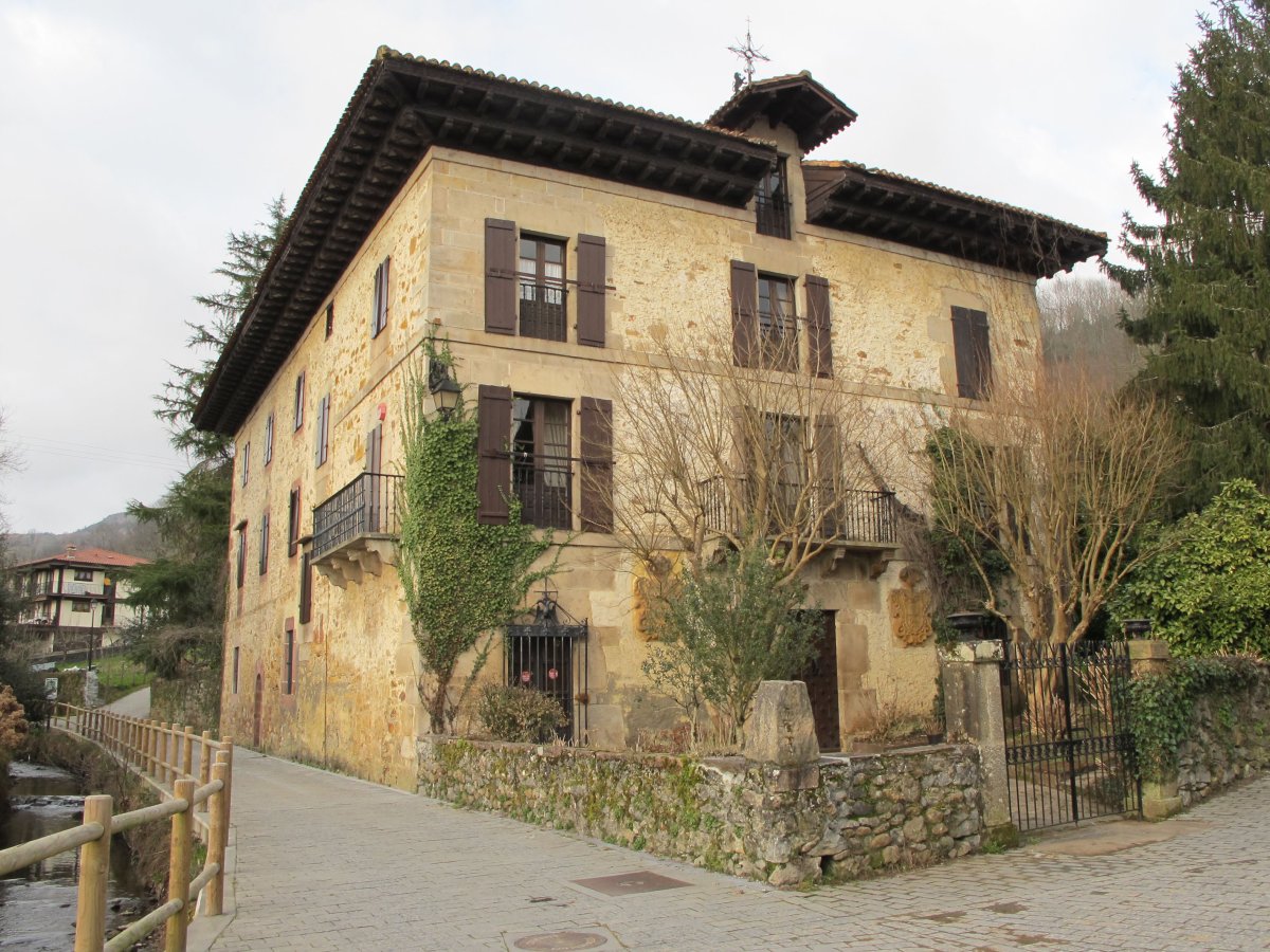 Itzea jauregia, Bera