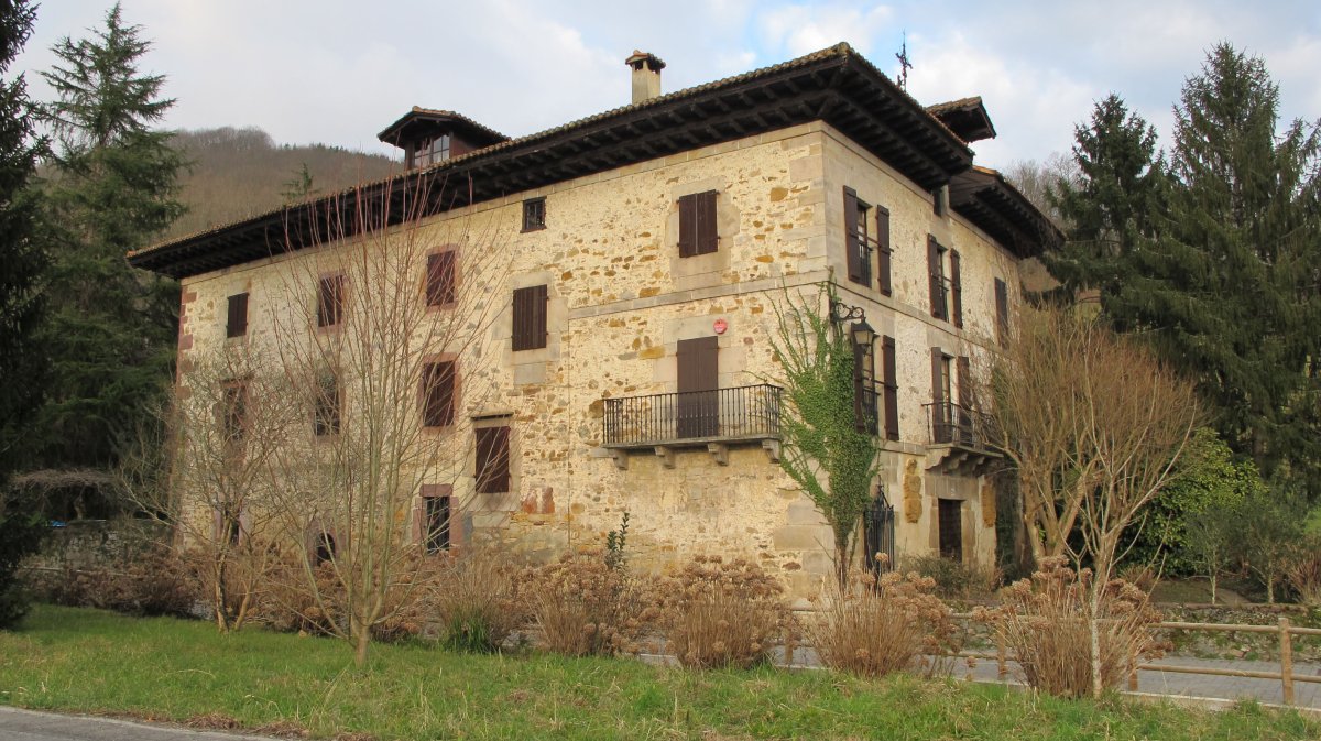 Itzea jauregia, Bera