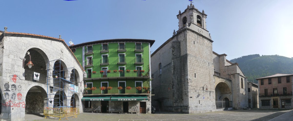 Foru Plazako panoramika, Zestoa