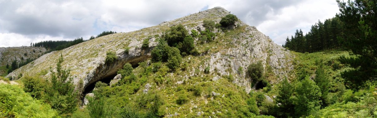 Baltzola kobazuloa eta Abaro tunela