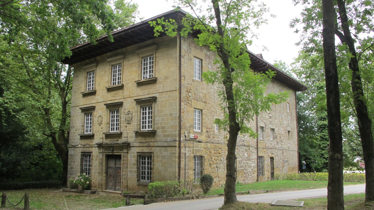 Urdanibia jauregia, Irun