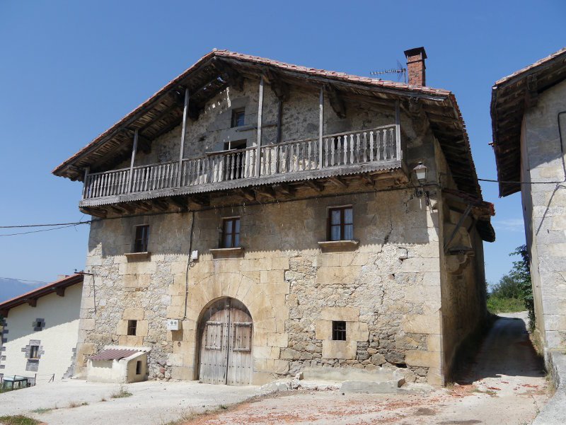 Herriko etxea, Etxarri