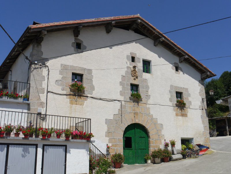 Herriko etxea, Etxarri