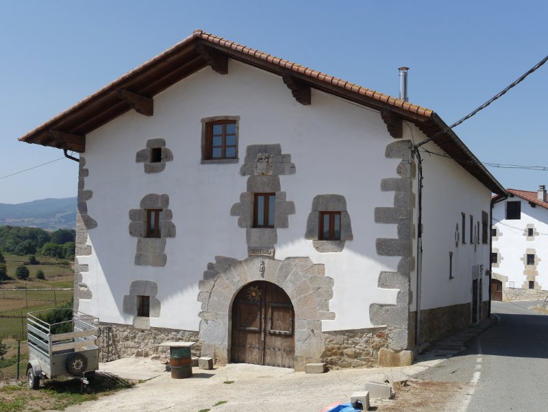 Herriko etxea, Etxarri