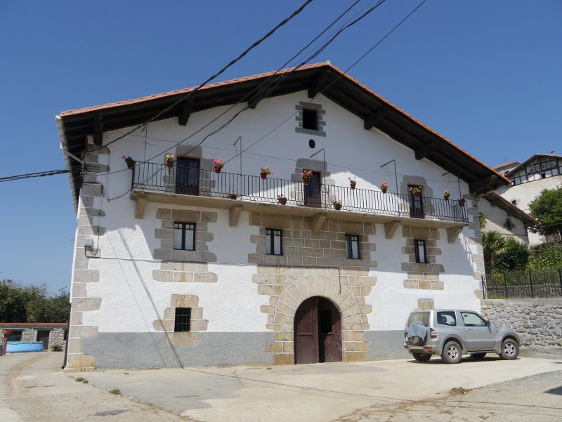 Herriko etxea, Etxarri