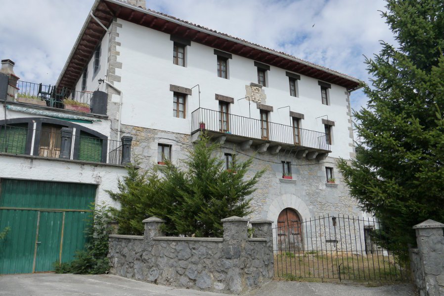 Herriko etxea, Uitzi