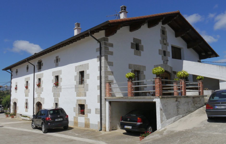 Herriko etxea, Iribas