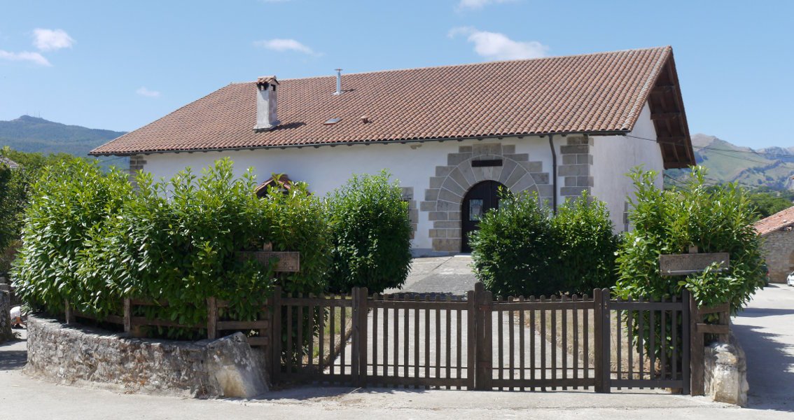Herriko etxea, Iribas