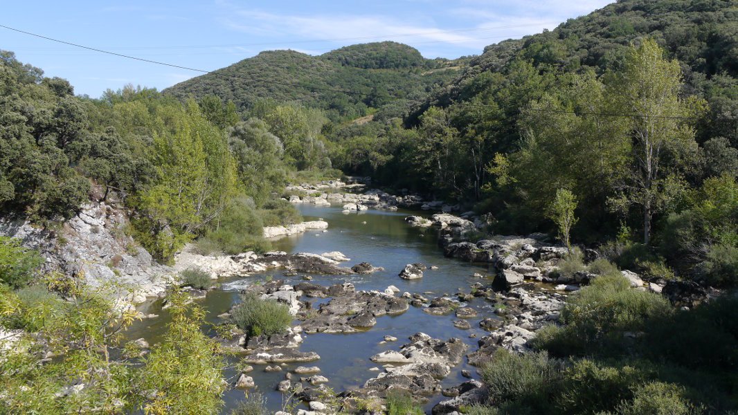 Arakil ibaia Anotz inguruan