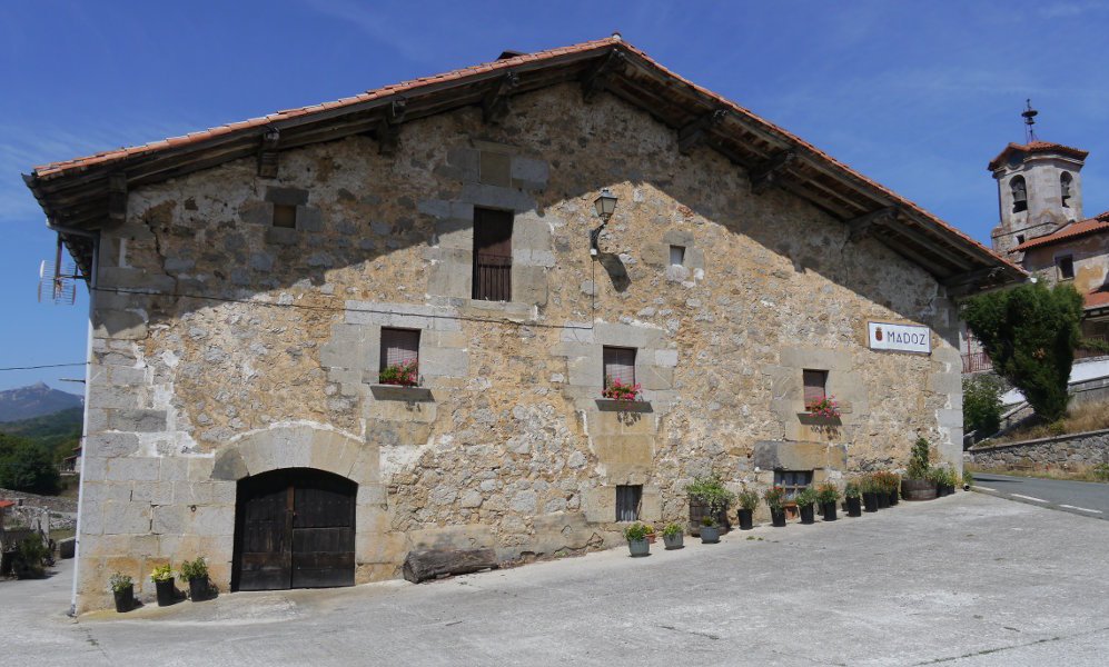 Herriko etxea, Madotz