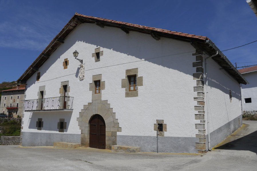 Herriko etxea, Madotz