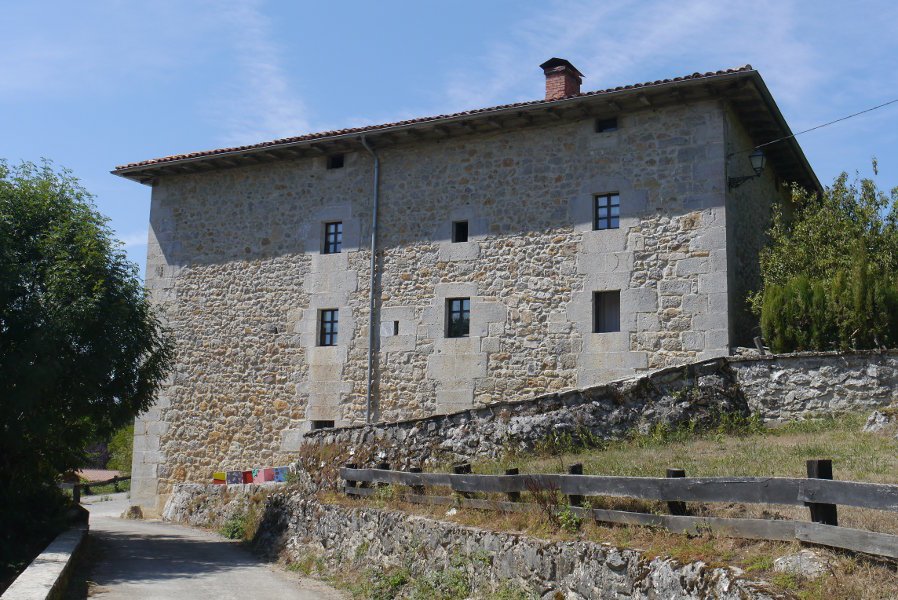 Herriko etxea, Madotz