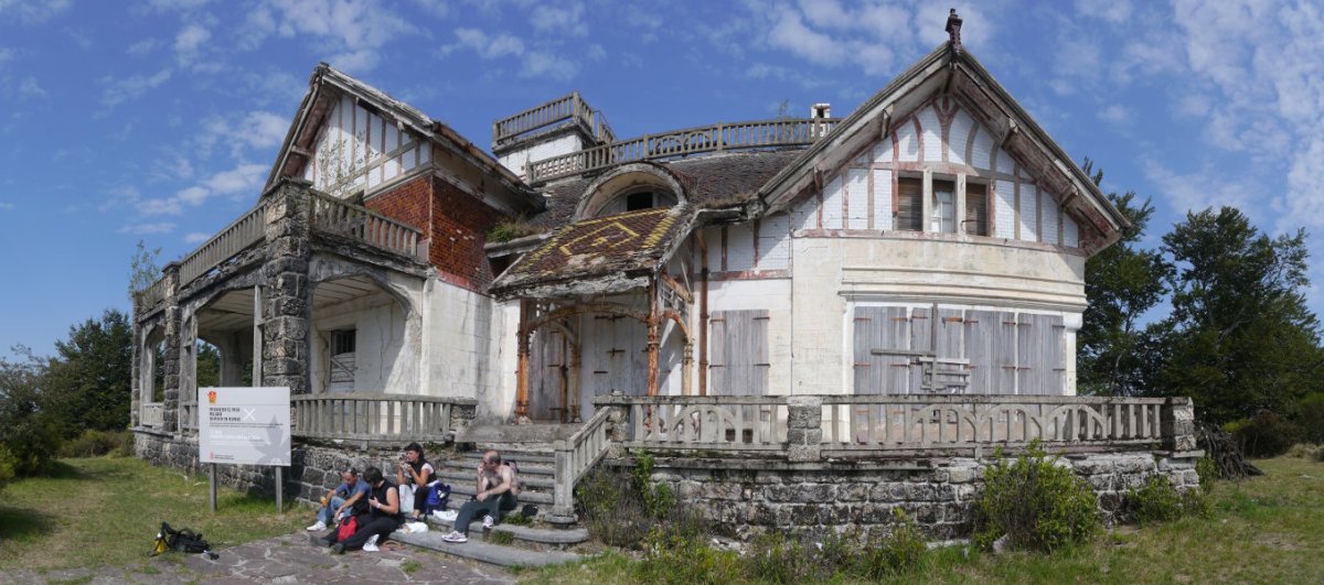 Aizkolegiko jauregia