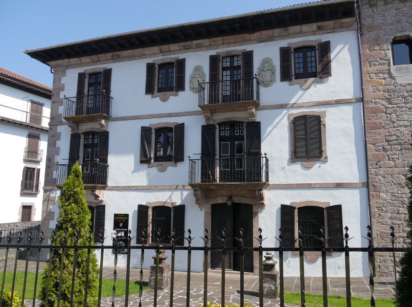 Jauregi jauregia, Irurita