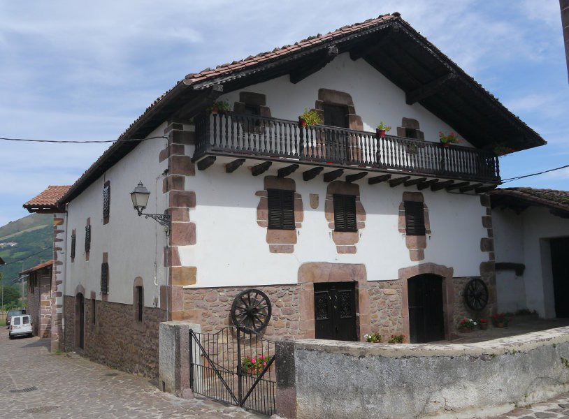 Frontoia, Gorostapalo