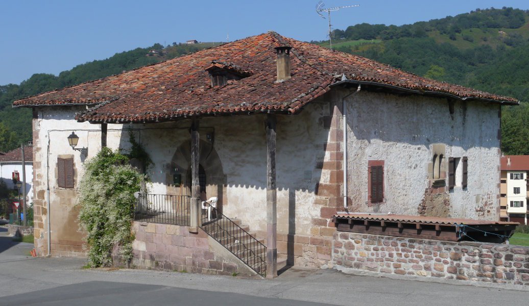 Bikuña jauregia, Arraioz