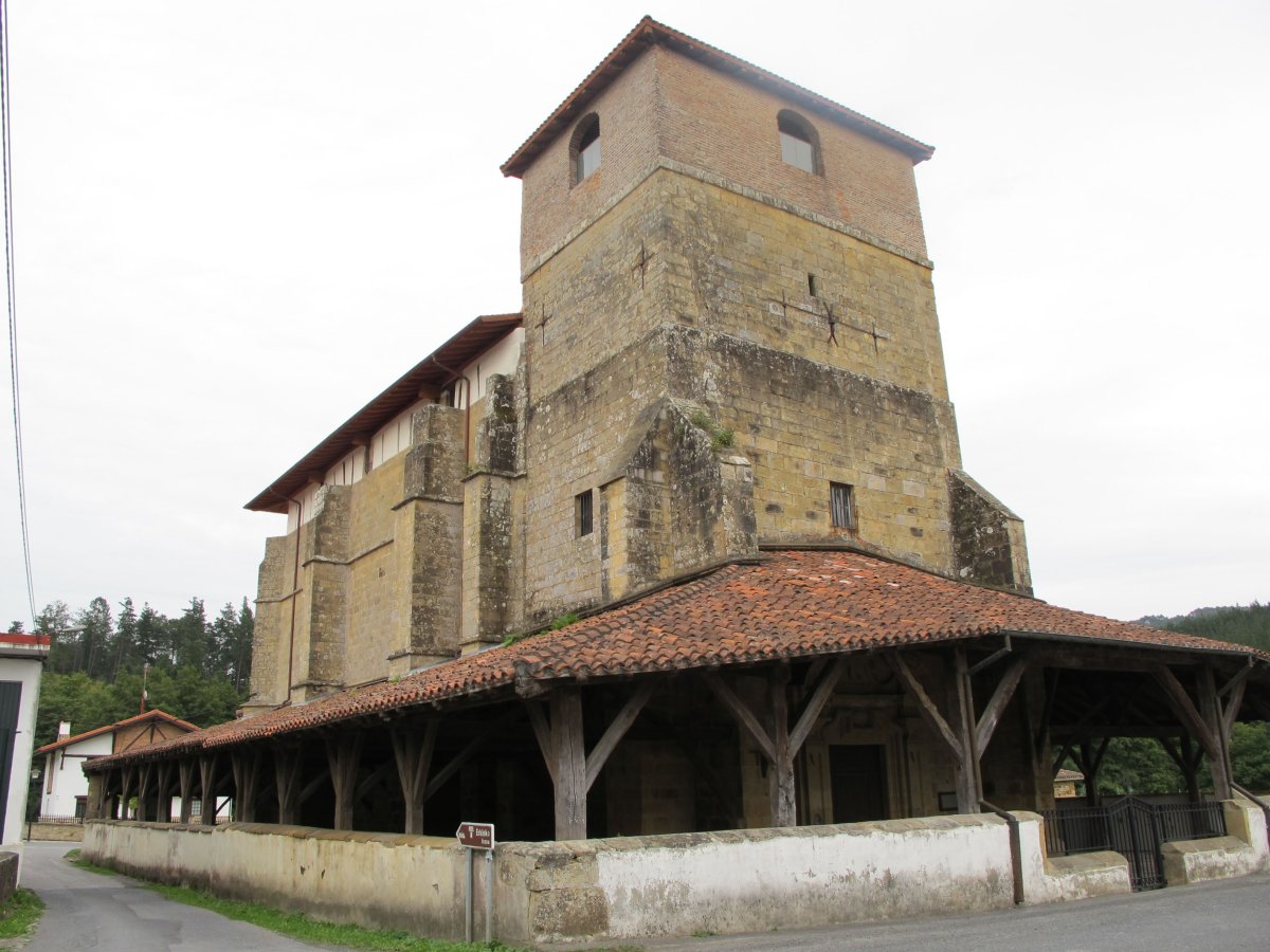 San Emeterio eta San Zeledonio eliza, Larrabetzu