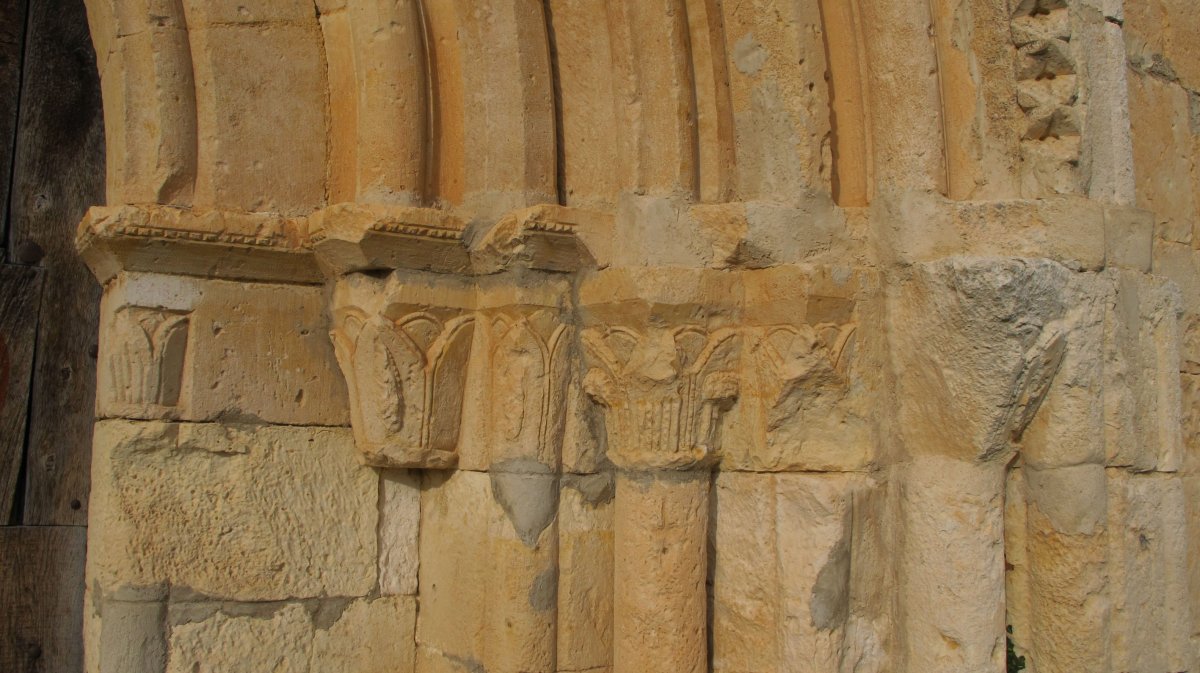 Granadoko Amabirjinaren baseliza, Albaina