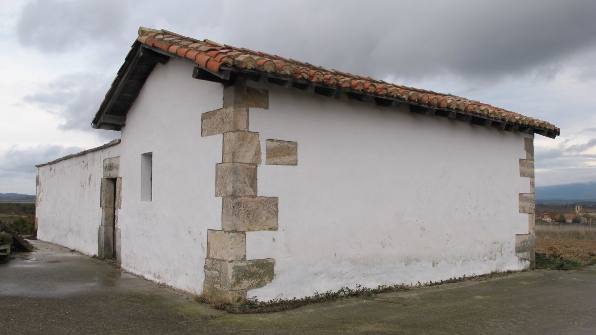 San Juan ermita Mezkiako hilerrian