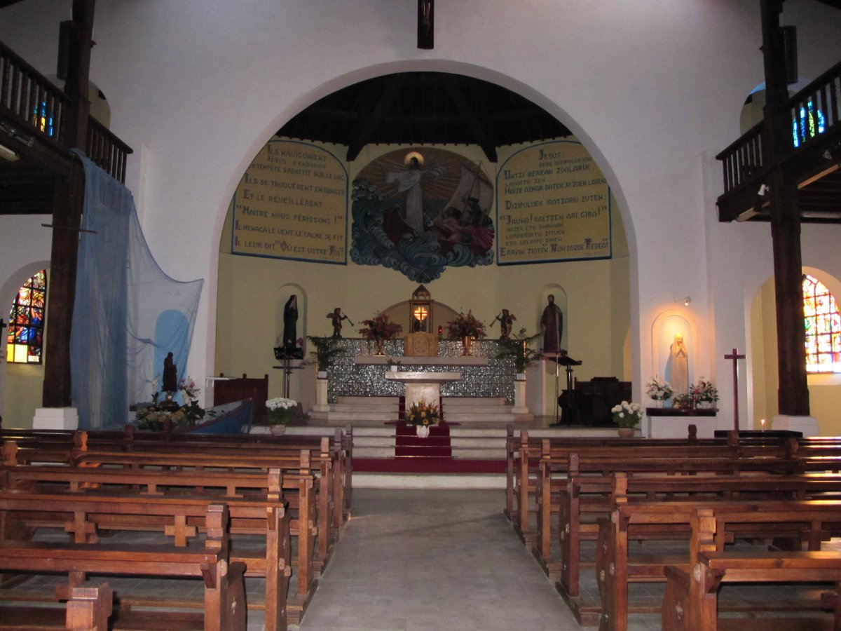 Santa Ana eliza, Hendaia